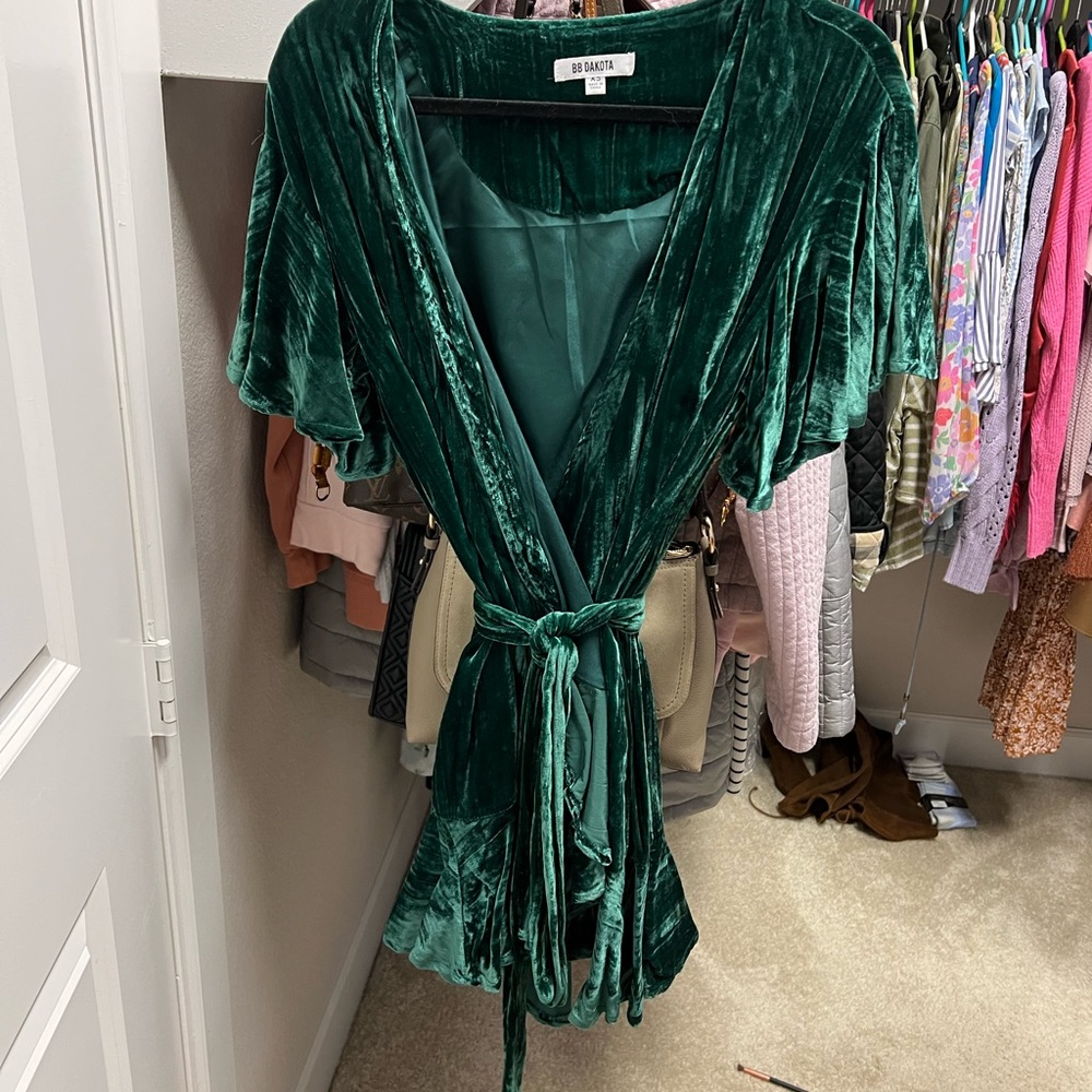 BB Dakota velvet green wrap dress